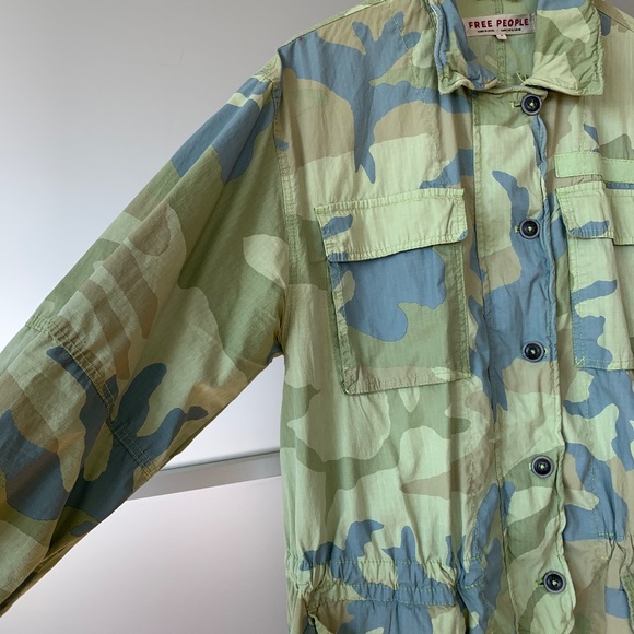 FREE PEOPLE Lightweight Camo Jacket In light green, Sz. M - Picture 2 of 10